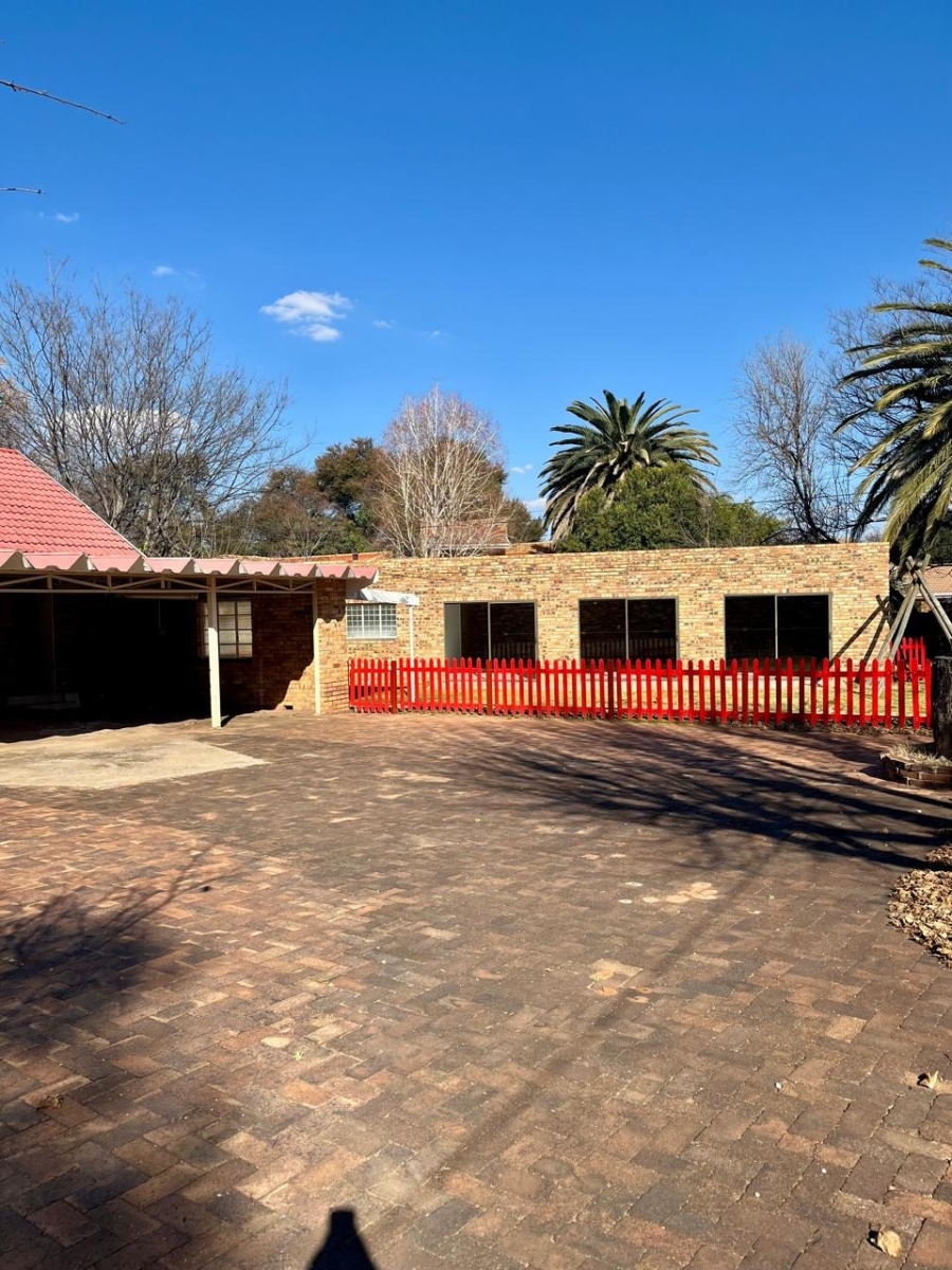 4 Bedroom Property for Sale in Flamwood North West